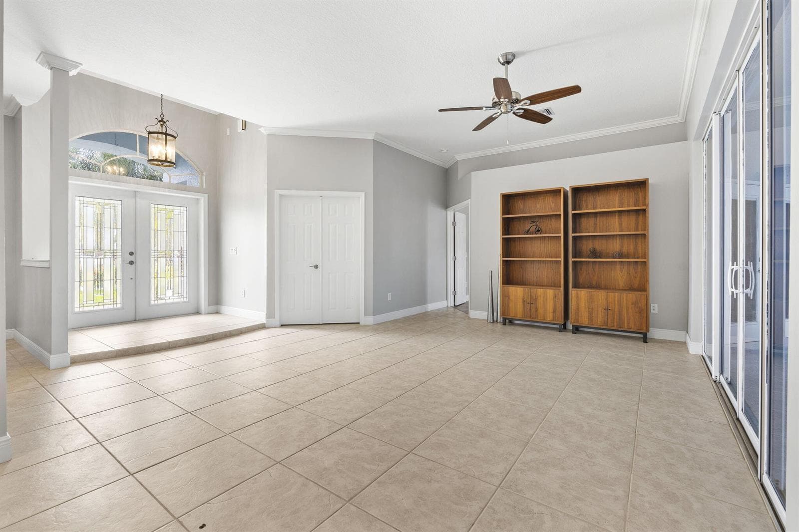 117 Queen Elizabeth Court photo 15