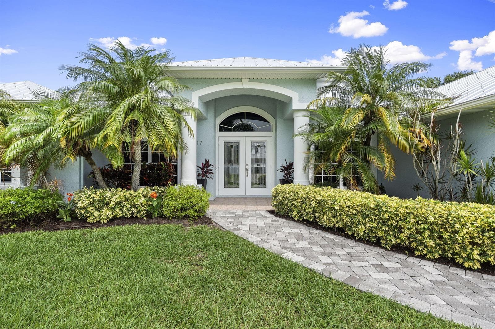 117 Queen Elizabeth Court photo 8