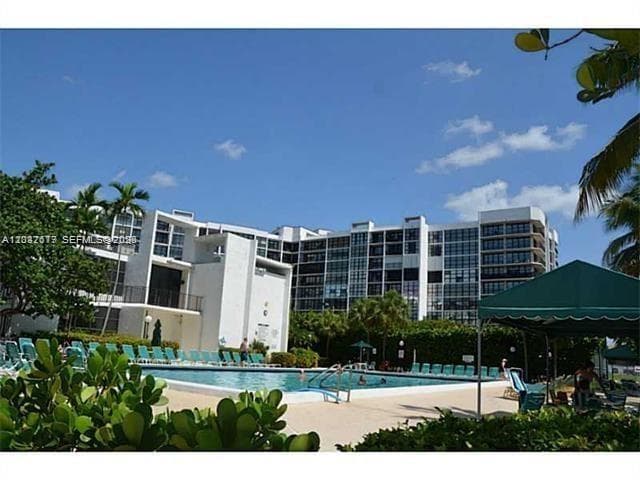 800 Parkview Dr 1018 photo 5