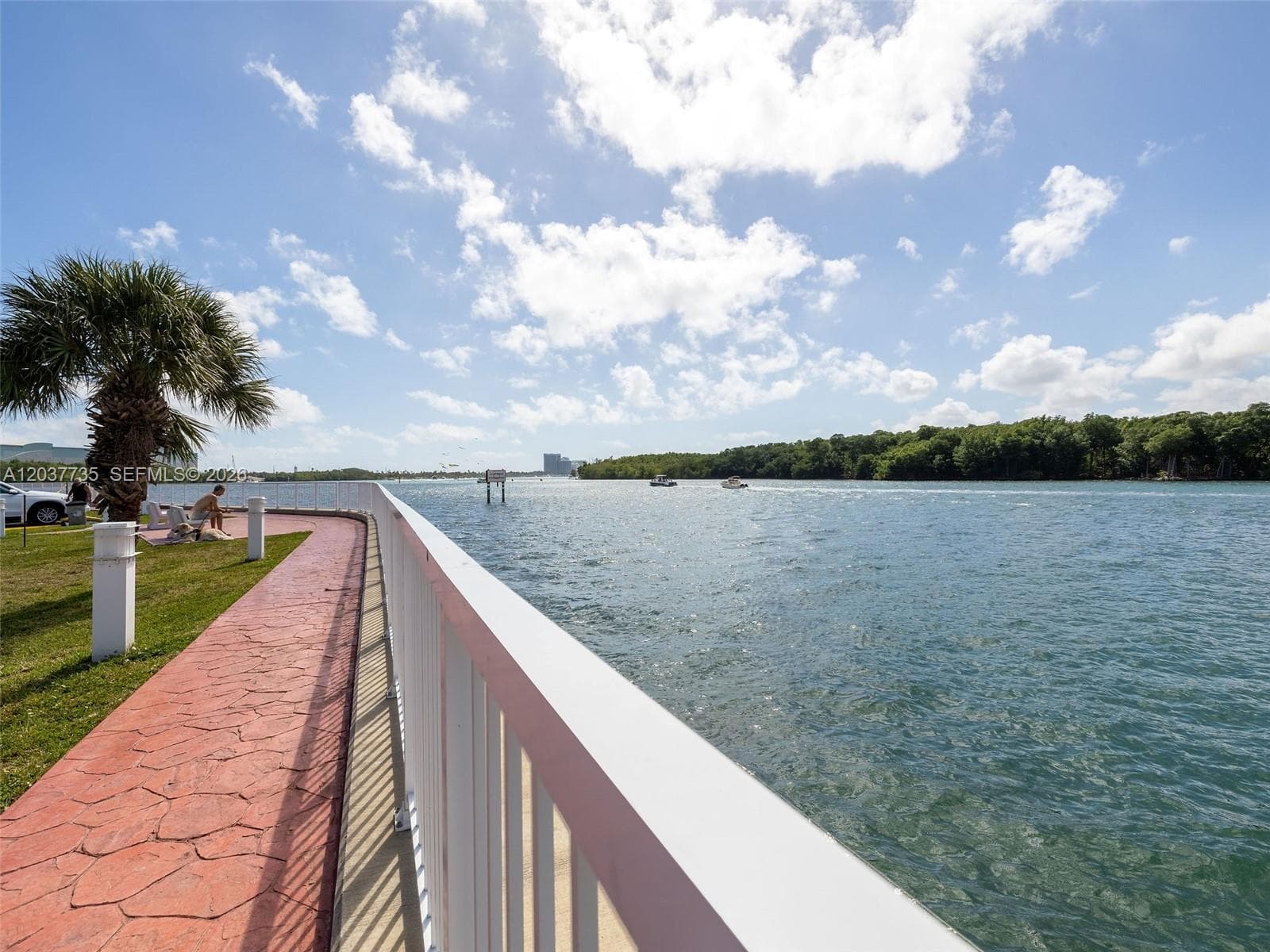 500 Bayview Dr 1520 photo 17