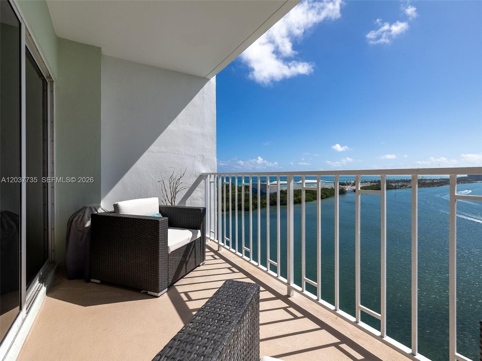 500 Bayview Dr 1520 photo 14
