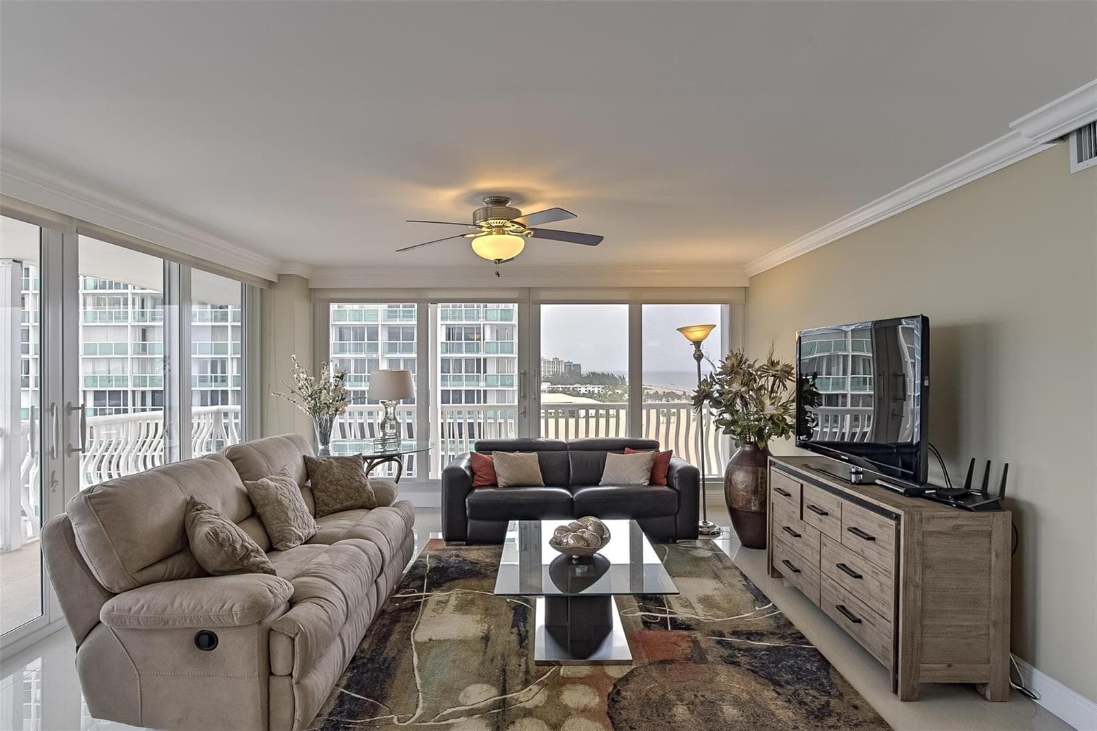 2200 S Ocean Lane photo 17