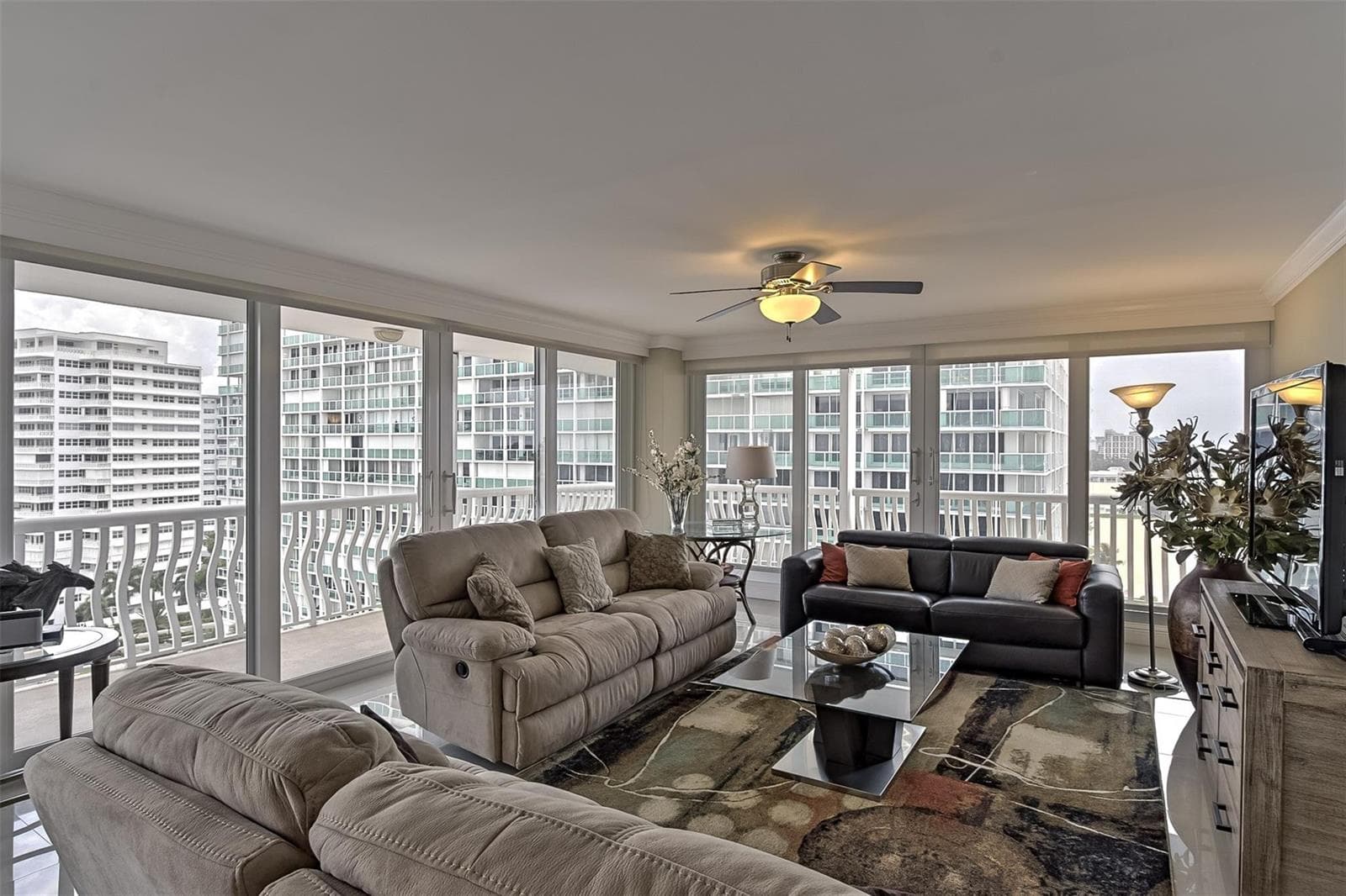 2200 S Ocean Lane photo 16
