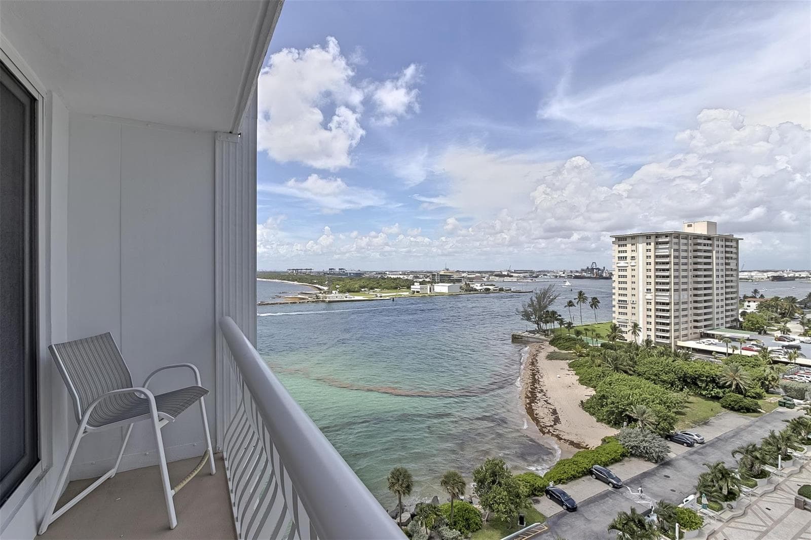 2200 S Ocean Lane photo 12