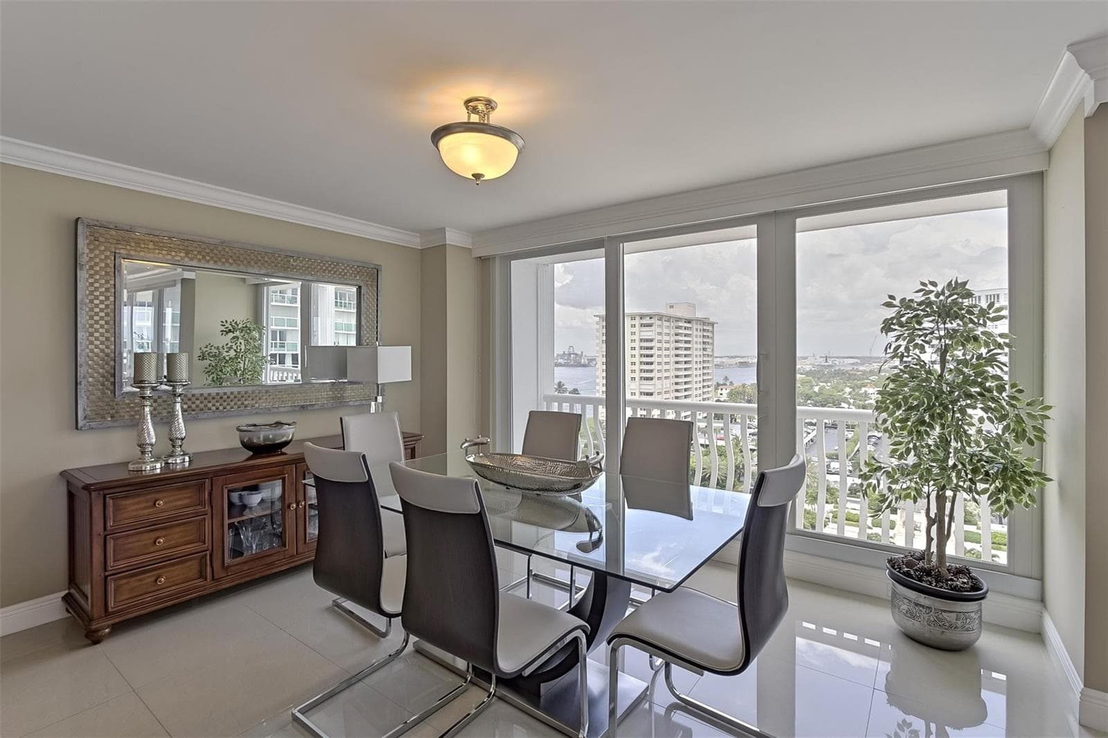 2200 S Ocean Lane photo 22