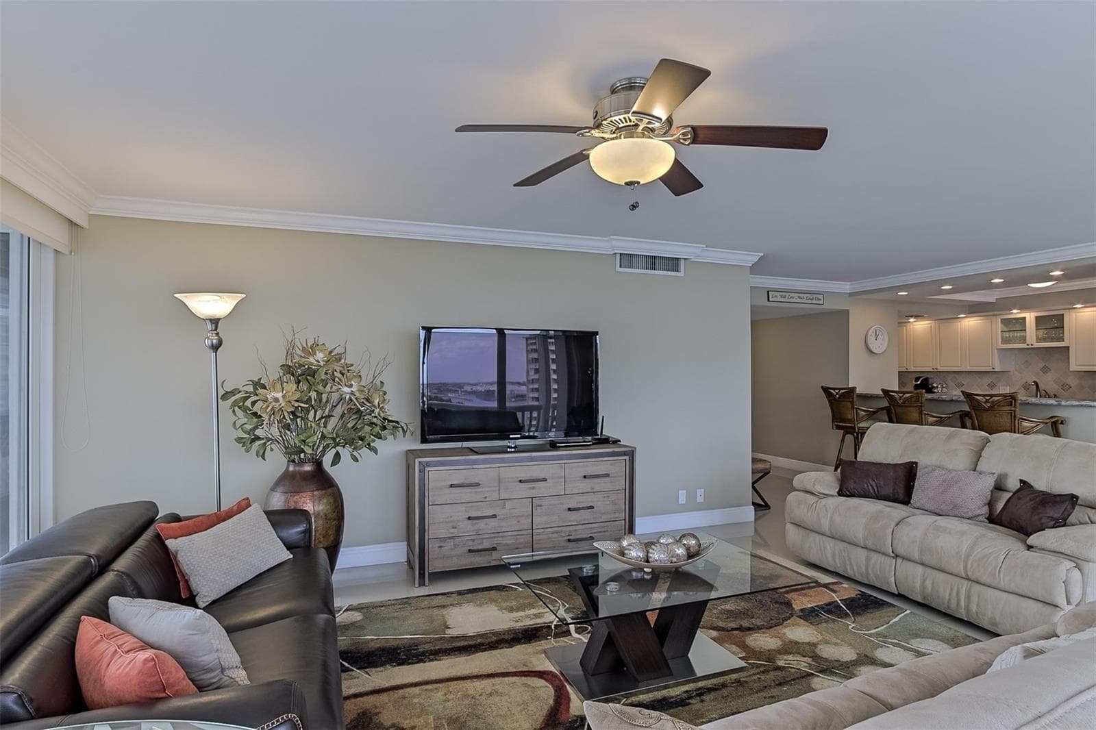 2200 S Ocean Lane photo 20