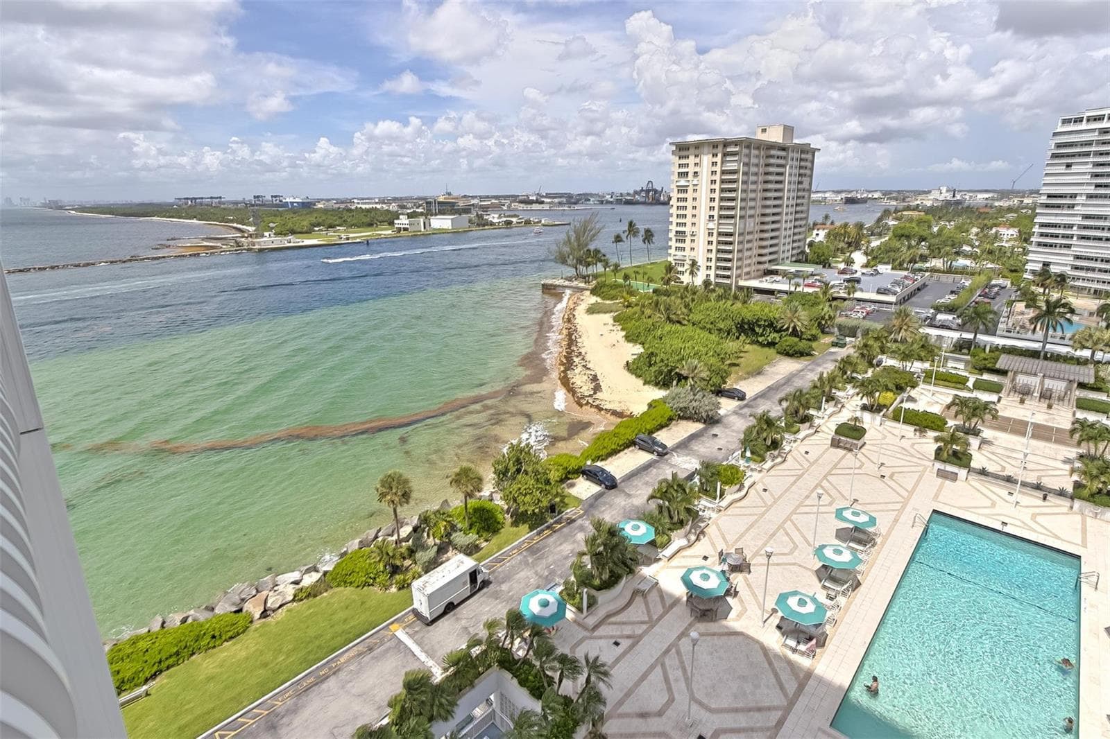 2200 S Ocean Lane photo 11