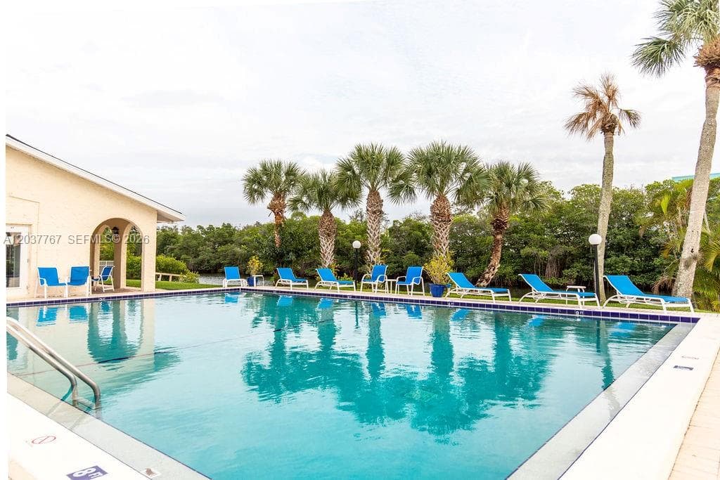 1815 Robalo Dr 201C photo 1