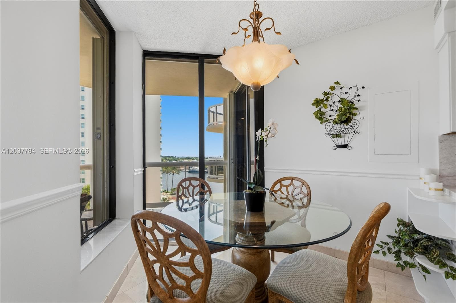 20191 E Country Club Dr 803 photo 6