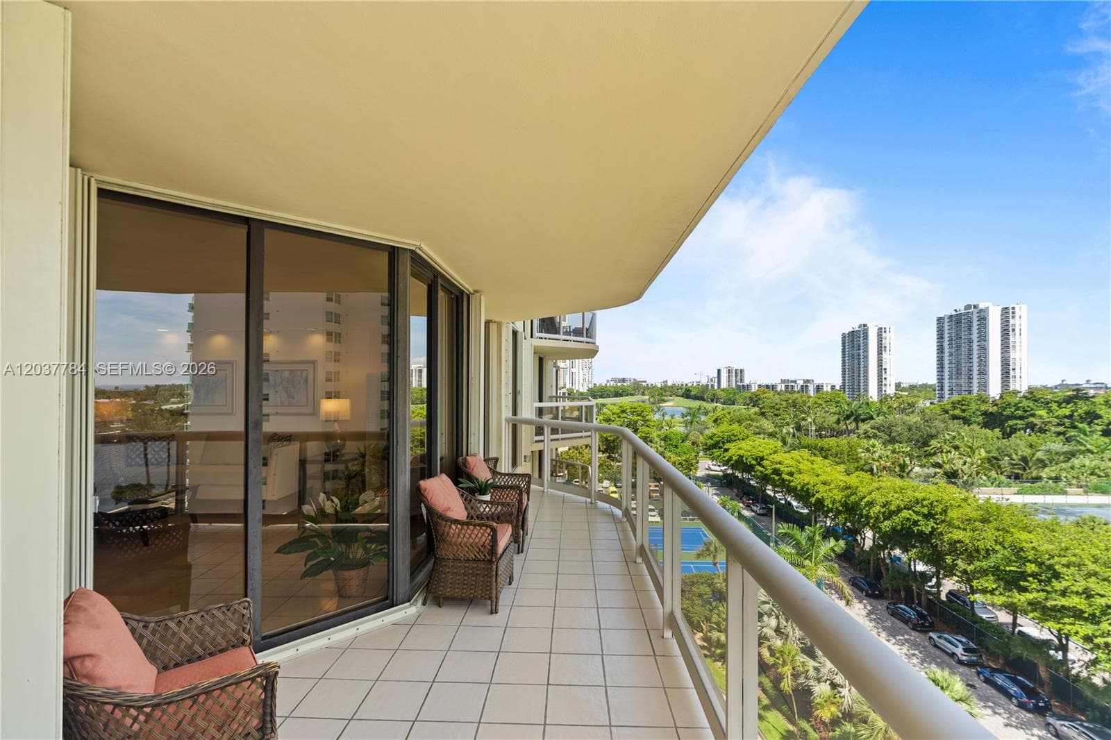 20191 E Country Club Dr 803 photo 13