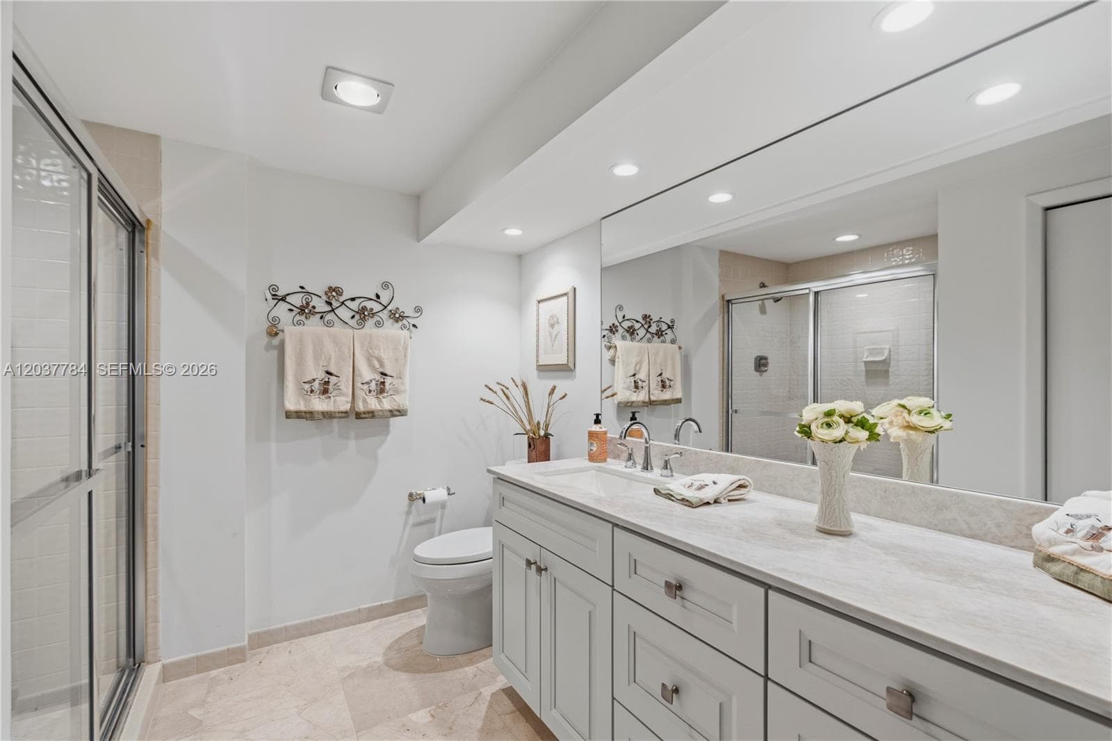 20191 E Country Club Dr 803 photo 12