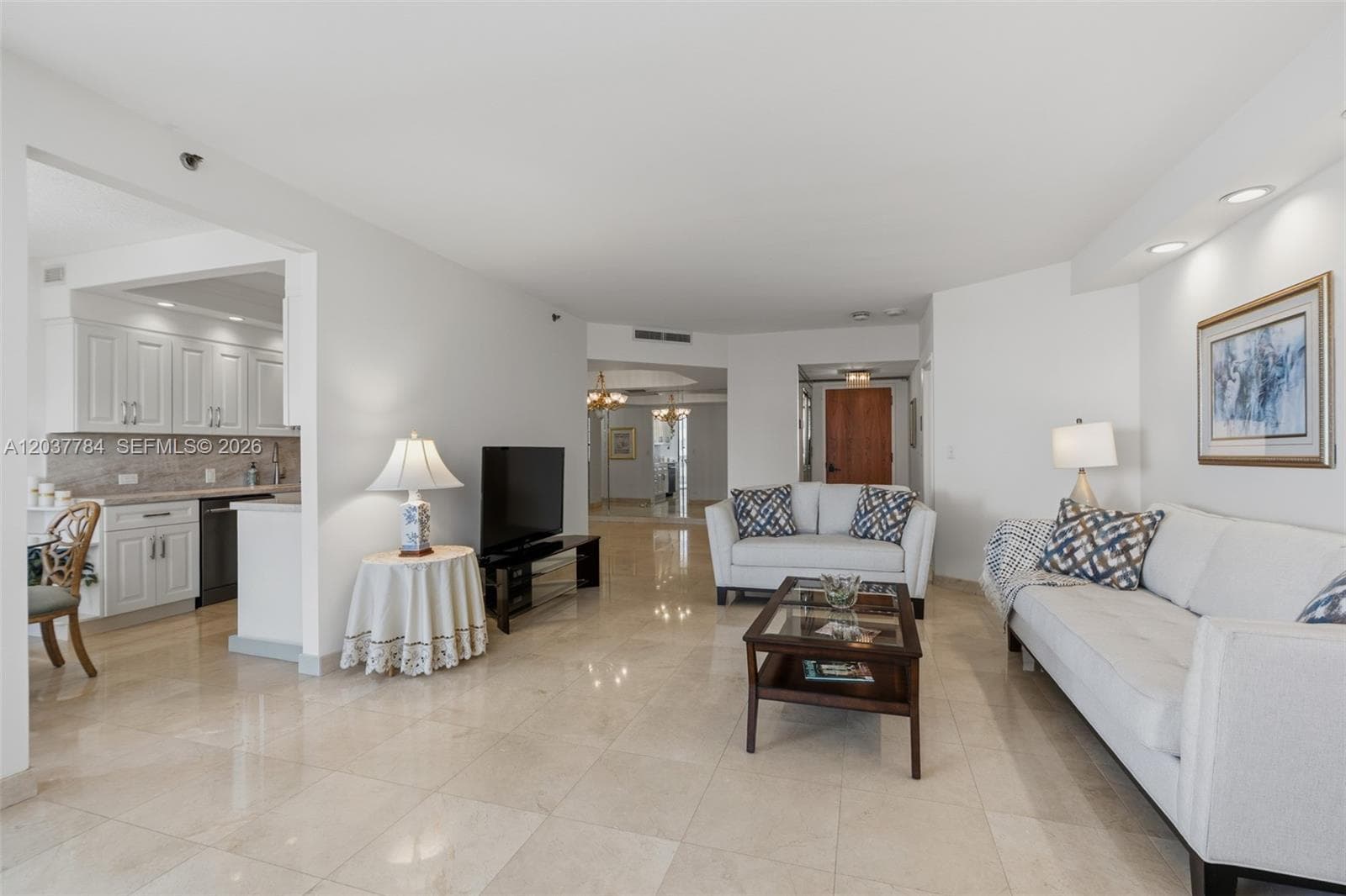 20191 E Country Club Dr 803 photo 3