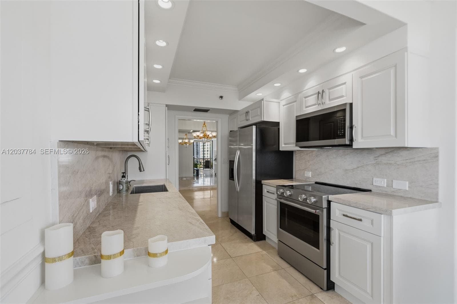 20191 E Country Club Dr 803 photo 5