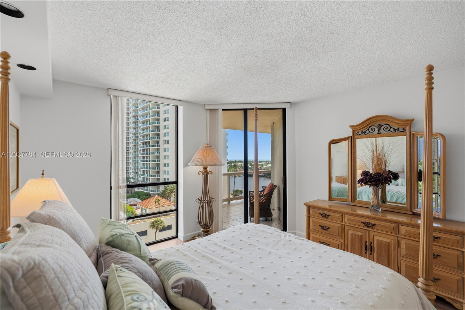 20191 E Country Club Dr 803 photo 9