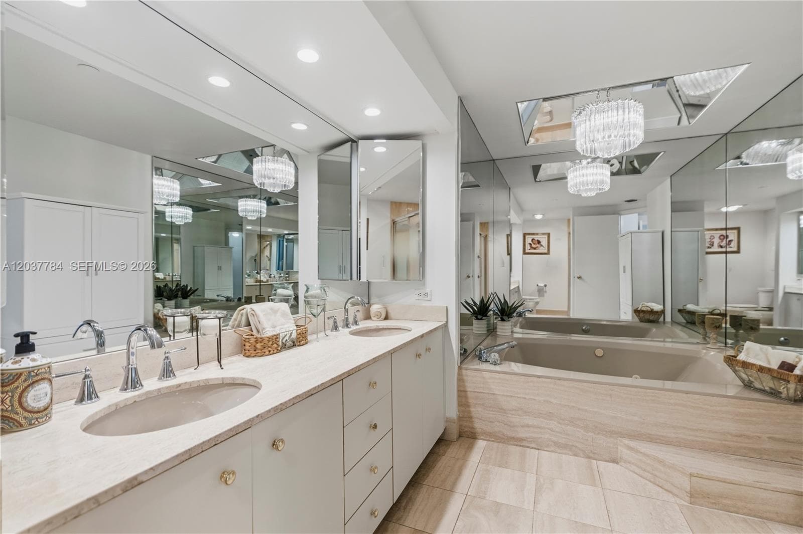 20191 E Country Club Dr 803 photo 10
