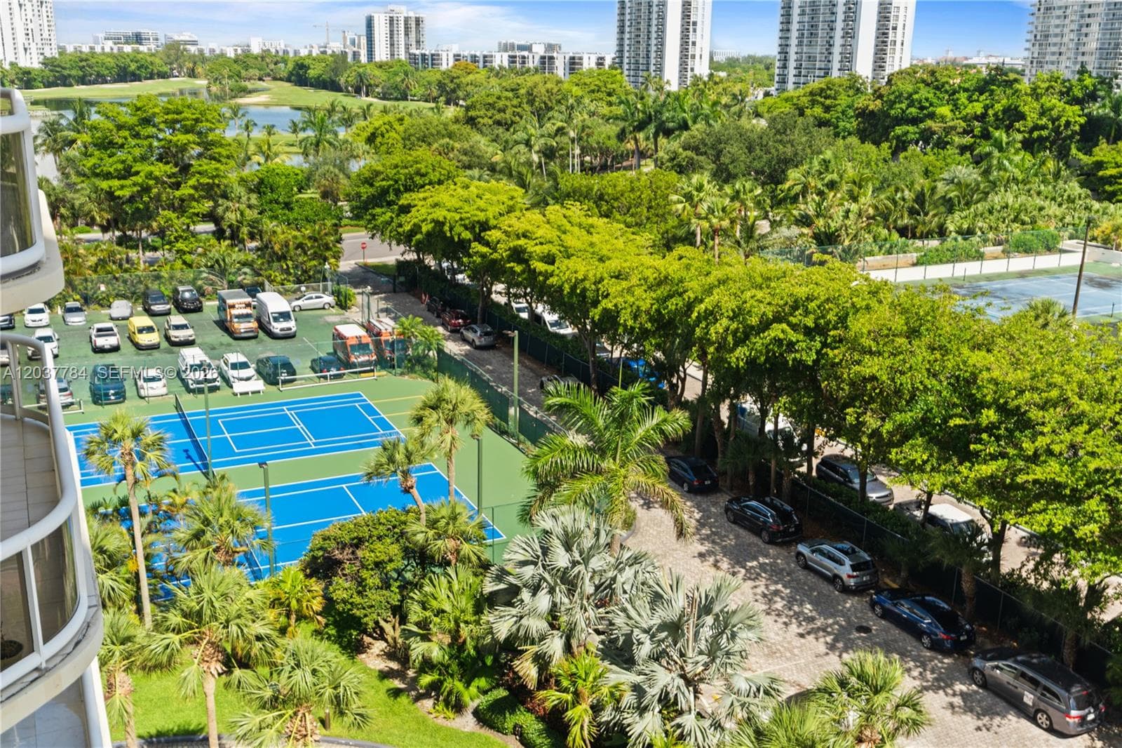 20191 E Country Club Dr 803 photo 14