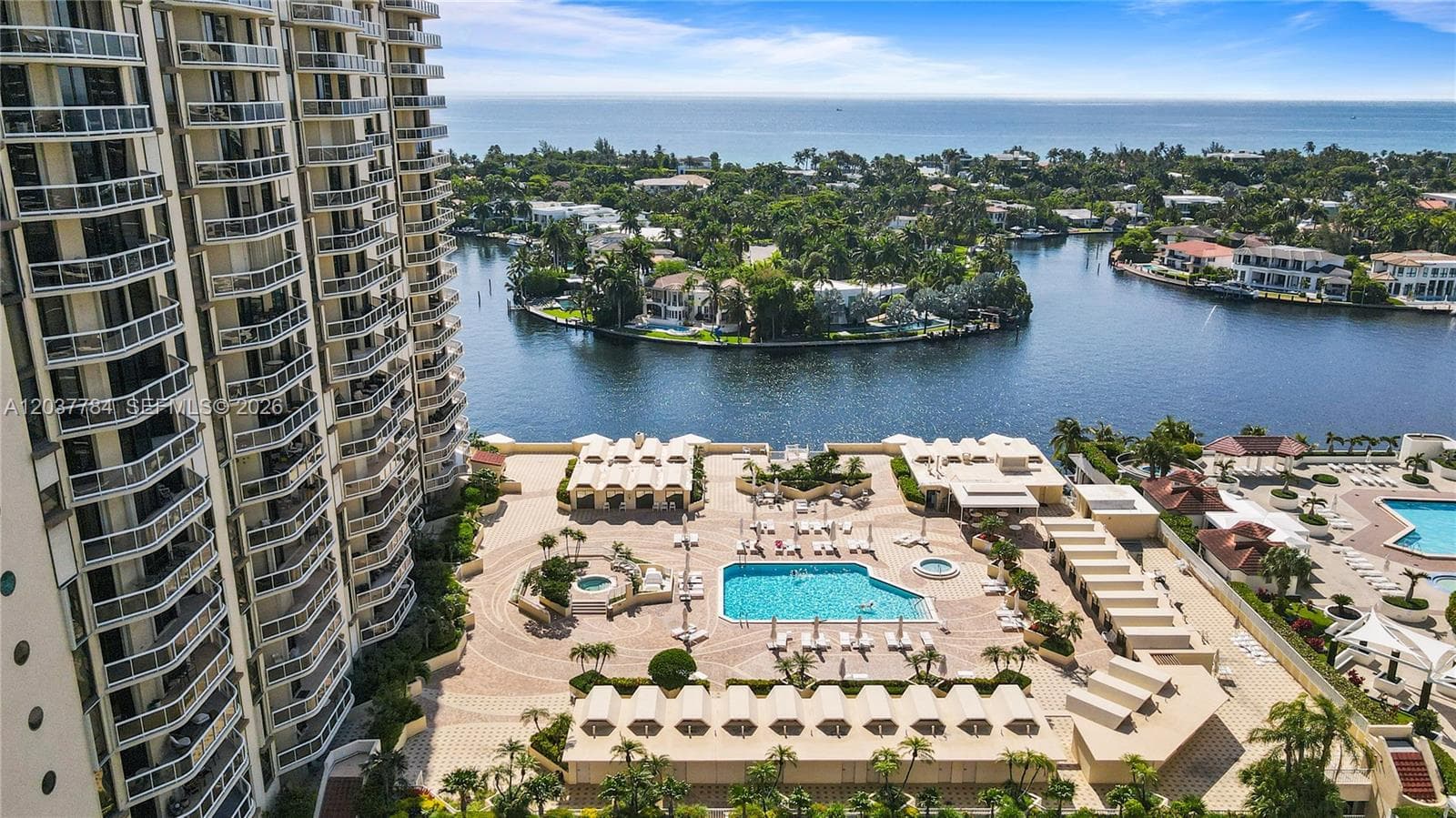 20191 E Country Club Dr 803 photo 15