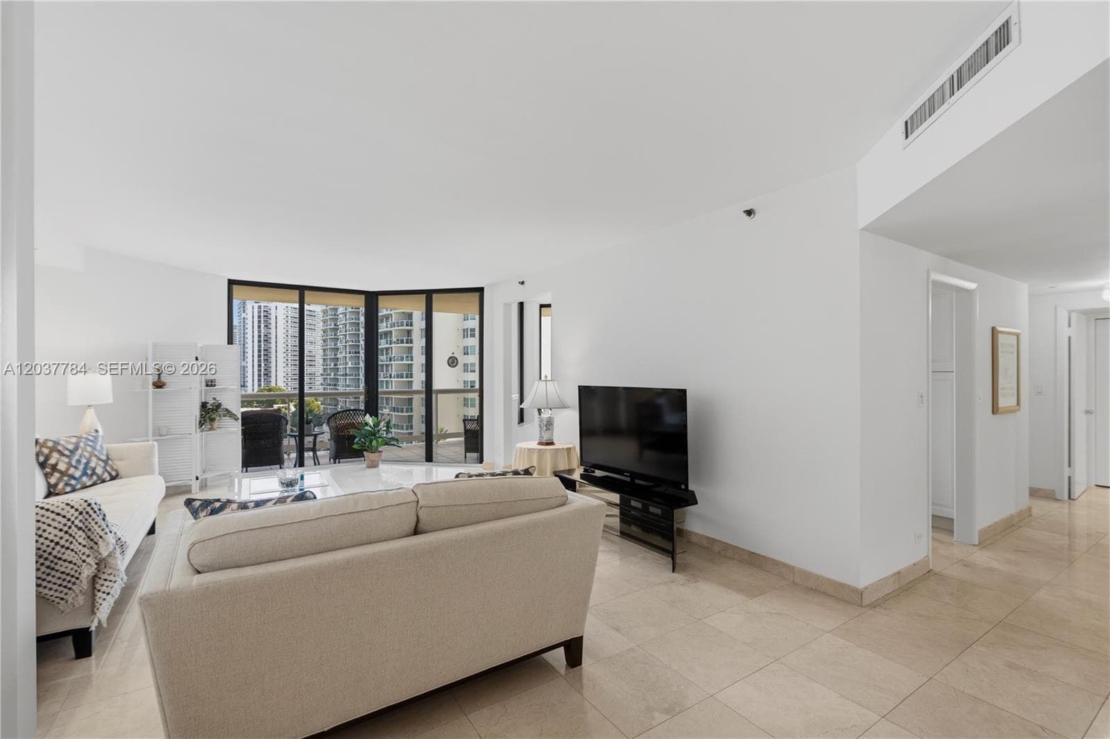 20191 E Country Club Dr 803 photo 19