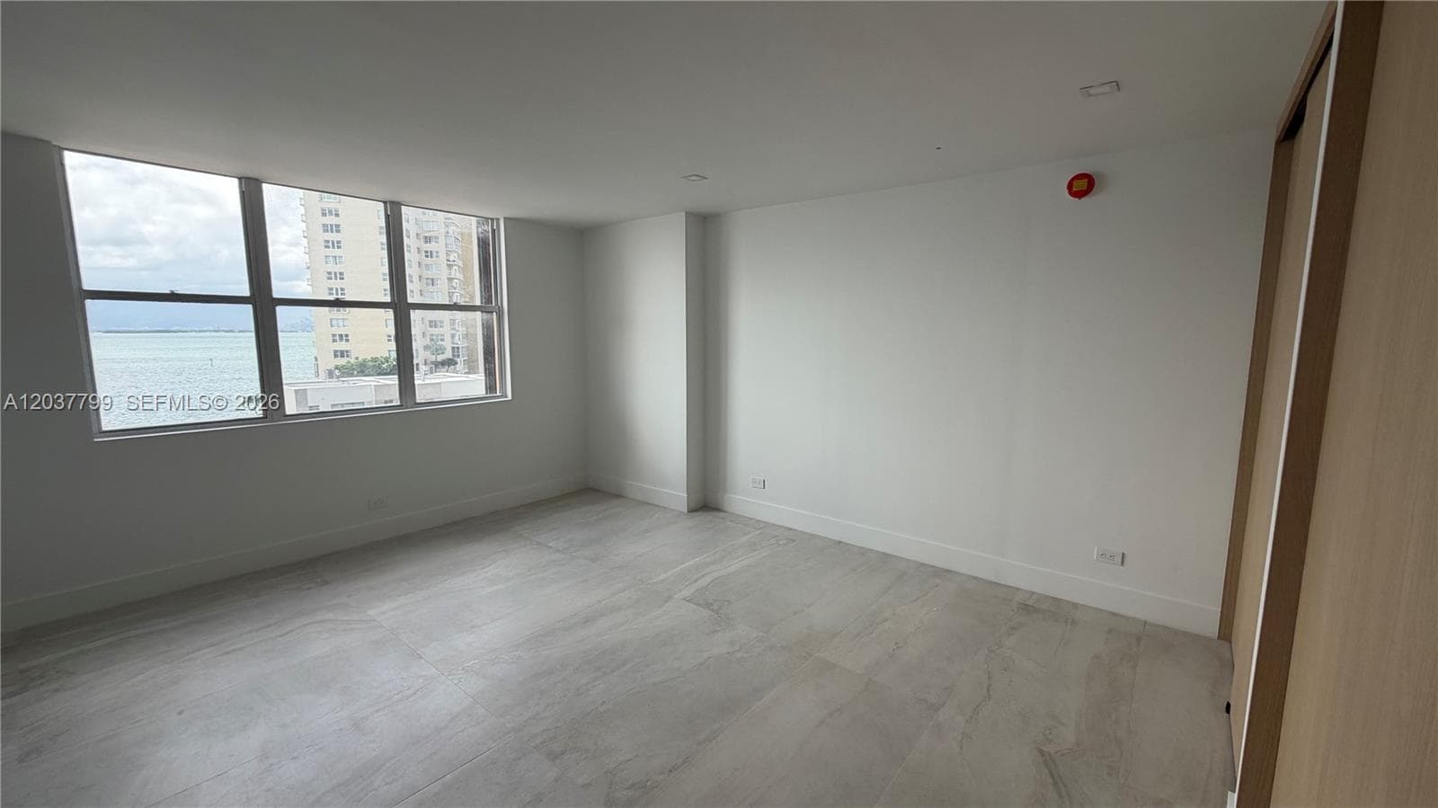 1800 NE 114th Street 604 photo 9