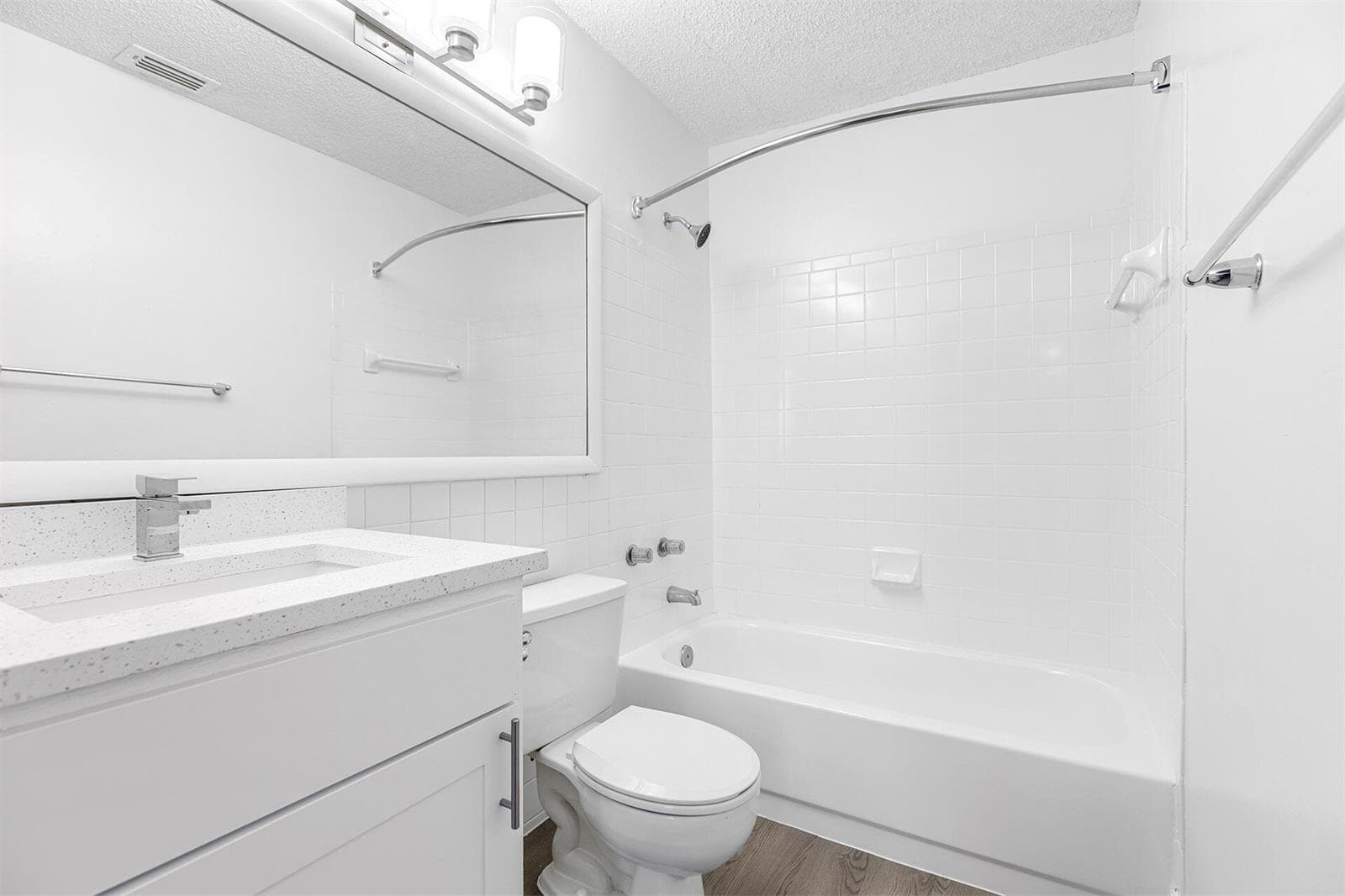 17900 NE 31st Court 4302 photo 7