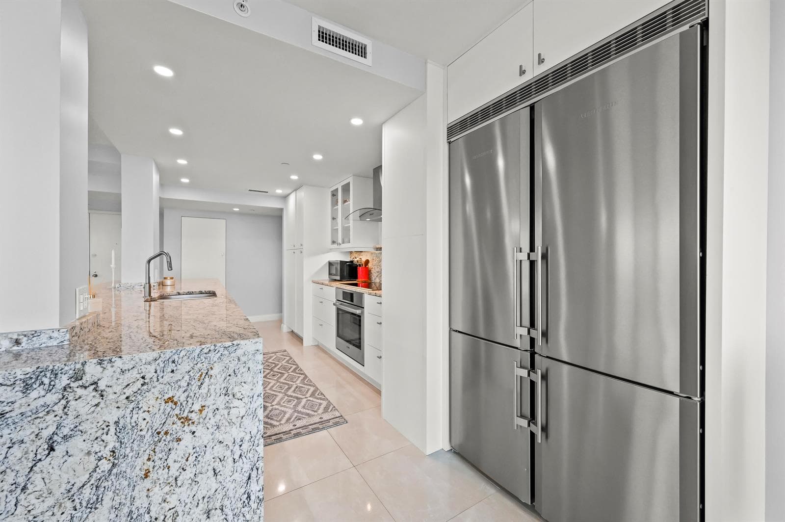 4000 N Ocean Drive 2004 photo 17