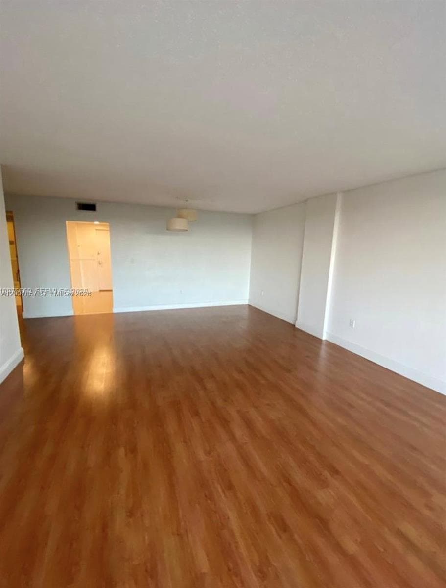 155 Ocean Lane Dr 504 photo 4