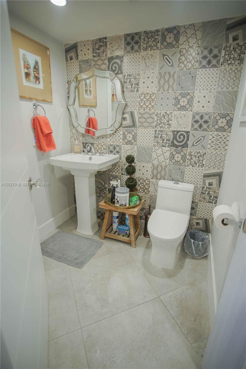 5880 Collins Ave 302 photo 17