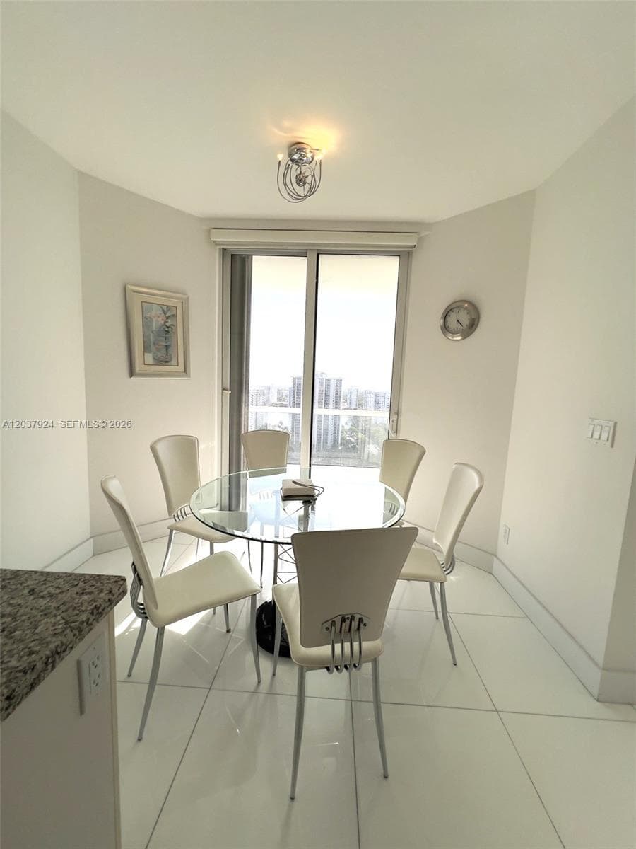 7000 Island Blvd 2407 photo 13