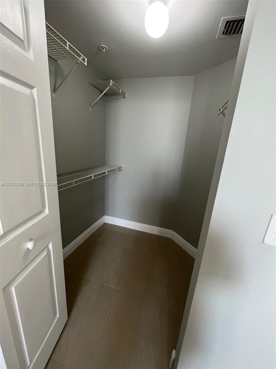 2506 photo 18