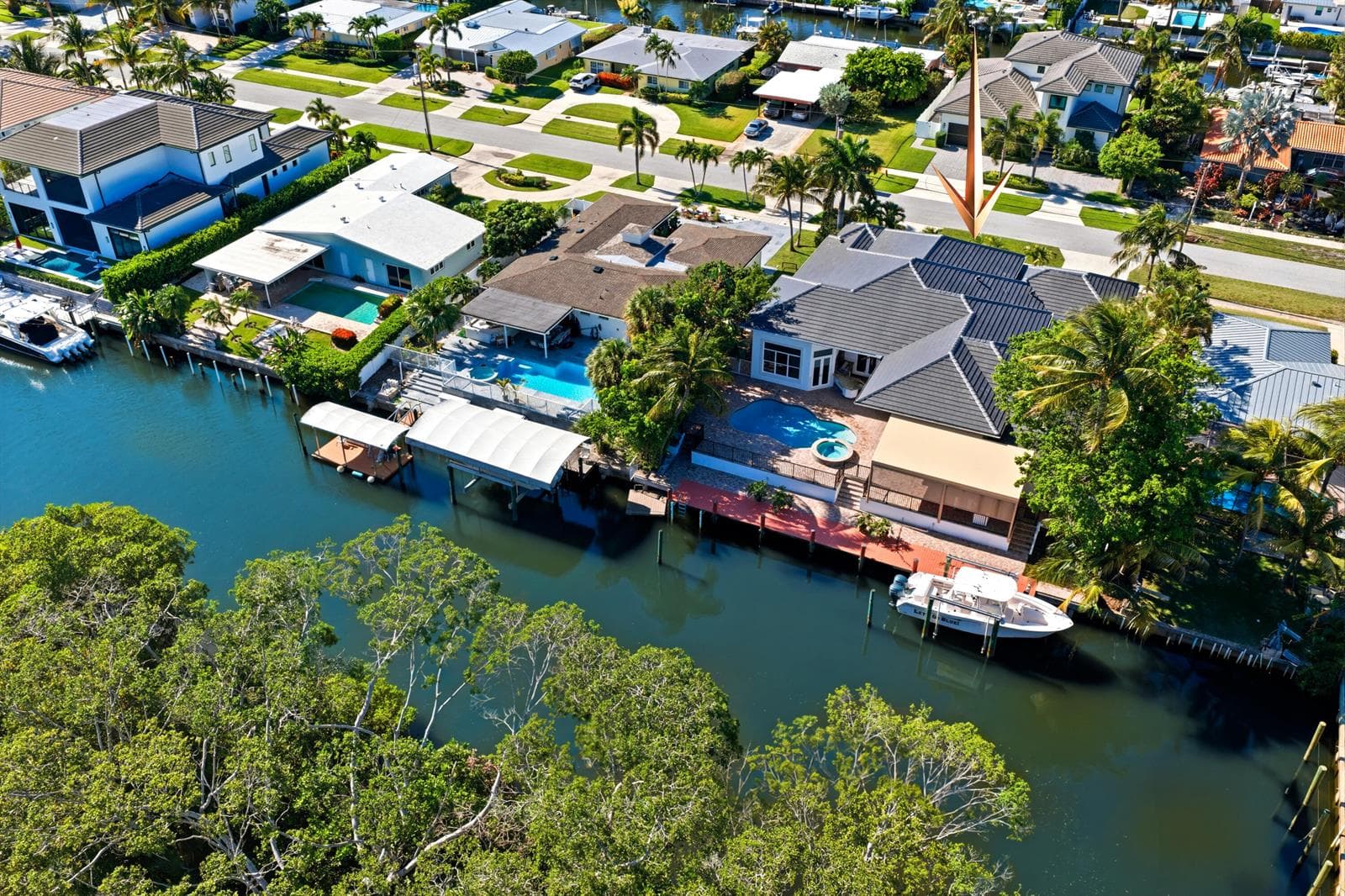 608 Inlet Road photo 2