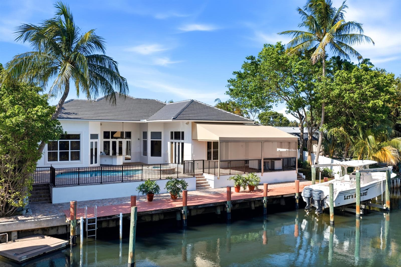 608 Inlet Road photo 3