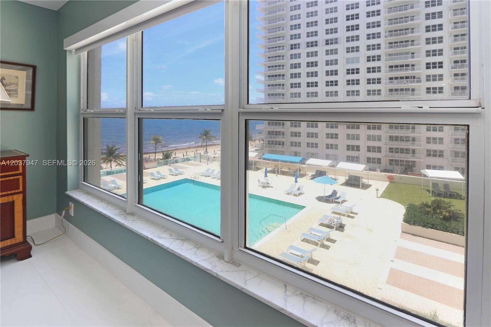 3900 Galt Ocean Dr 403 photo 2