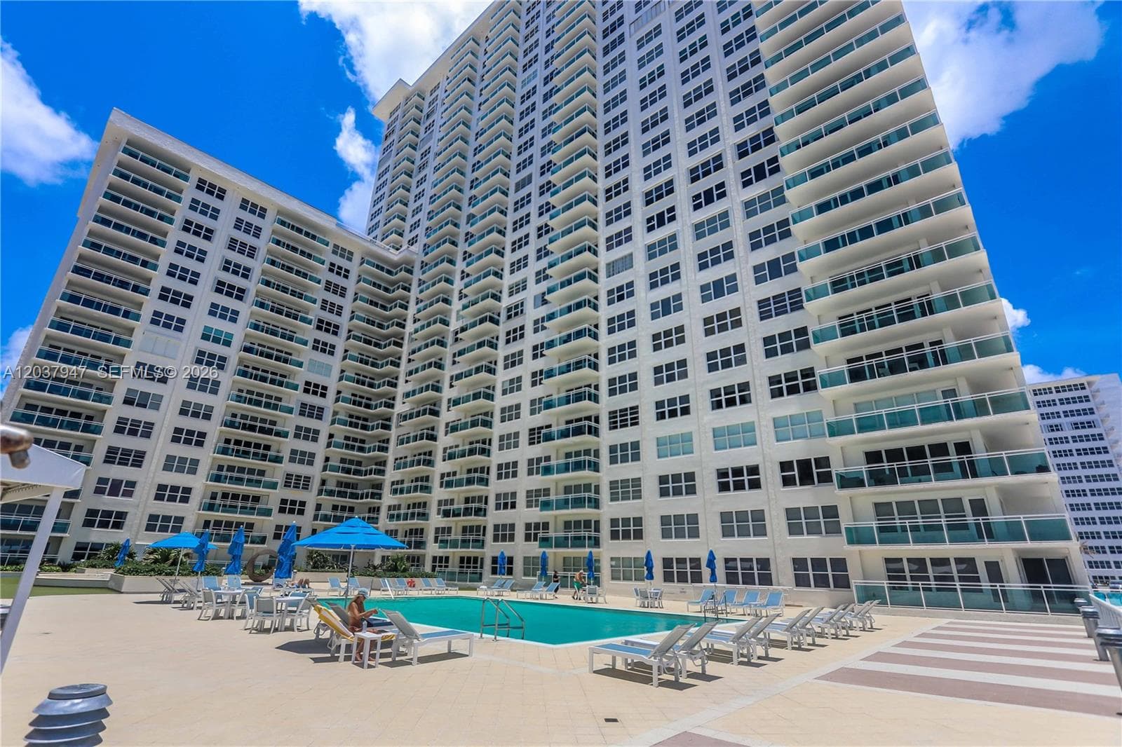 3900 Galt Ocean Dr 403 photo 1
