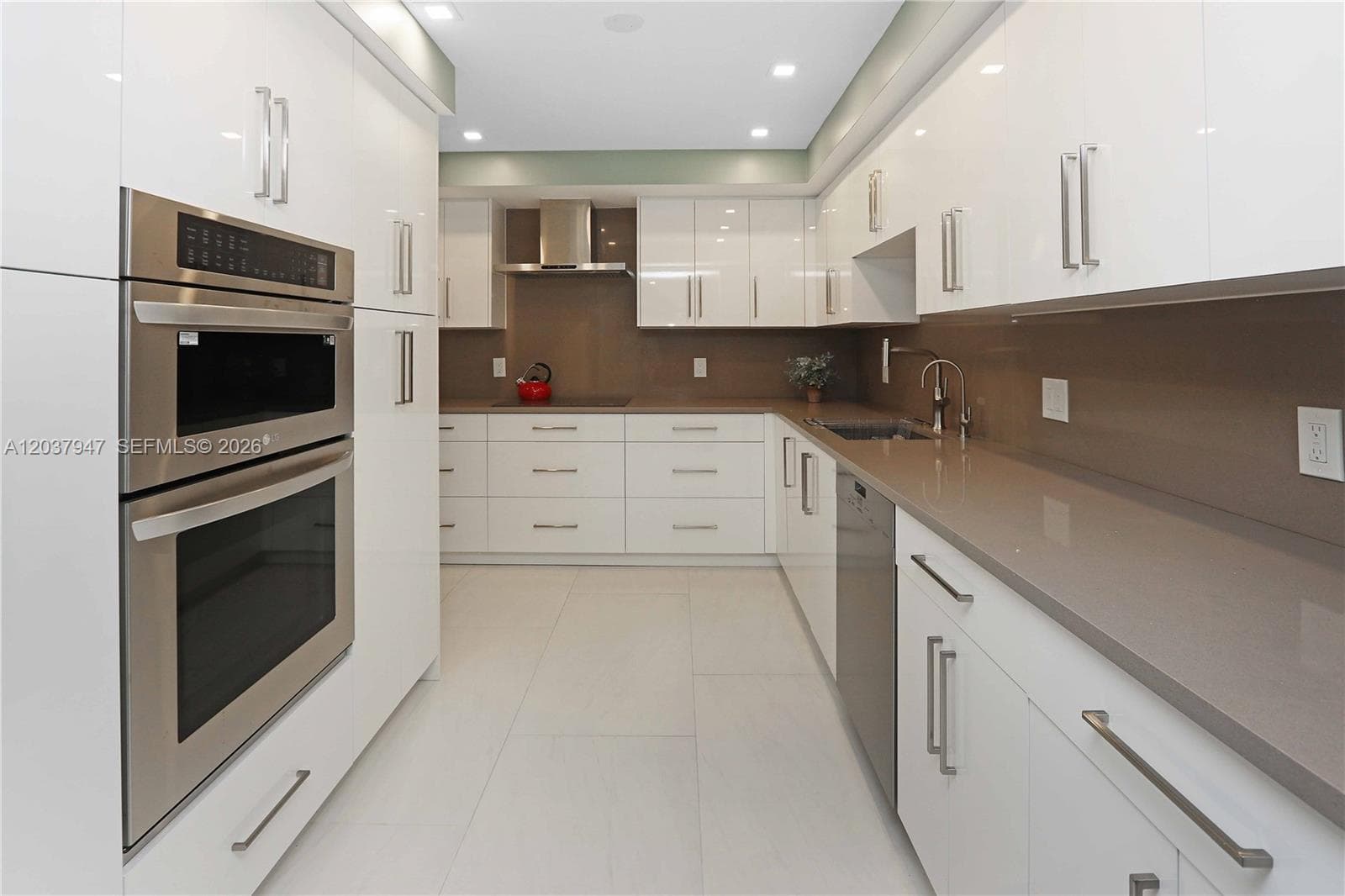 3900 Galt Ocean Dr 403 photo 9