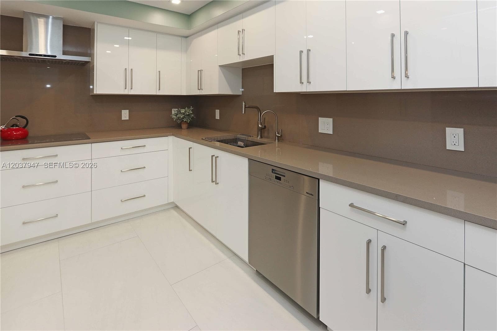3900 Galt Ocean Dr 403 photo 4