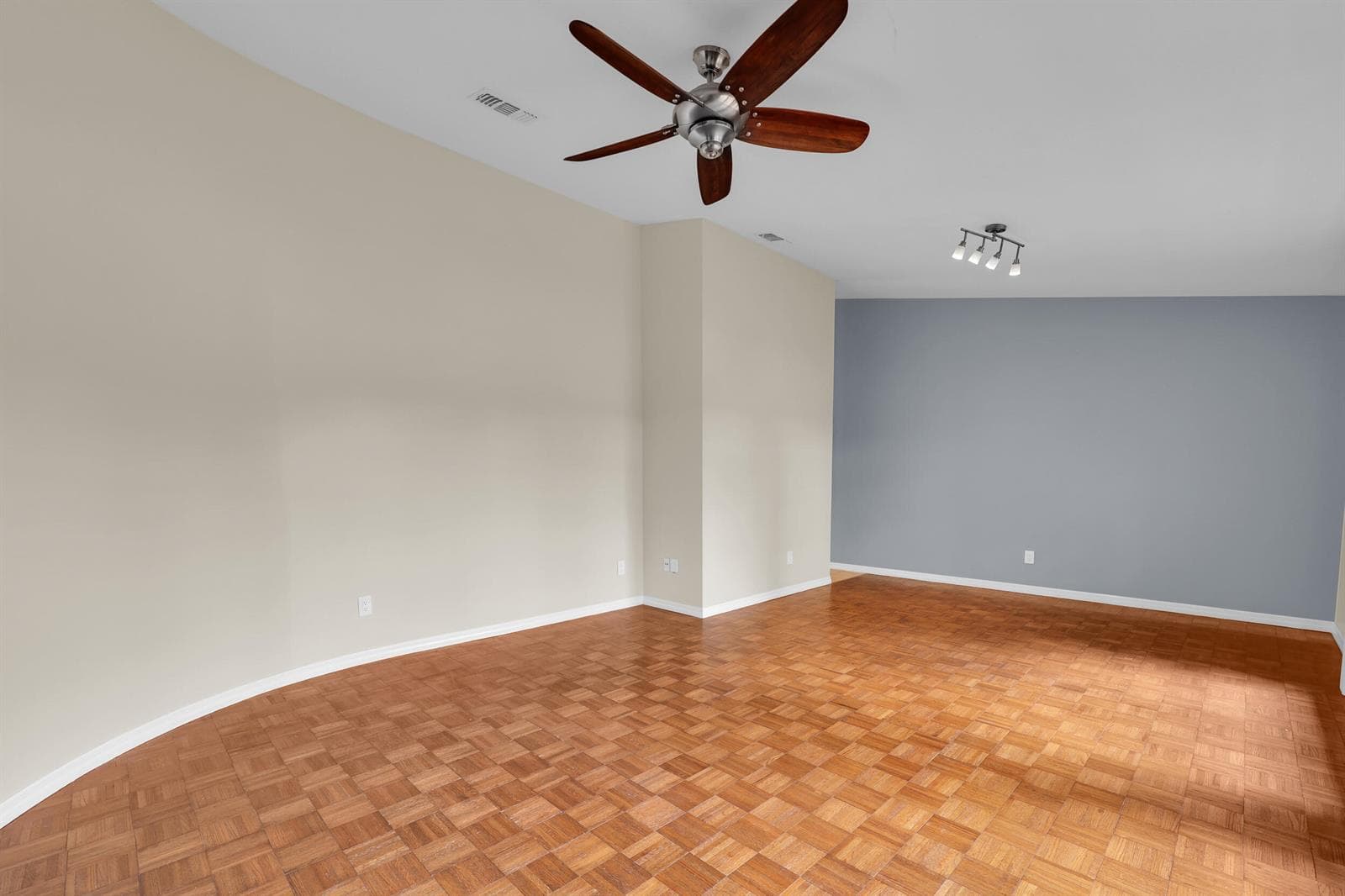 2311 SE Bowie Street photo 8