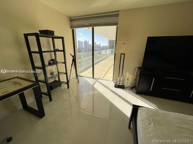 19707 Turnberry Way 23F photo 14