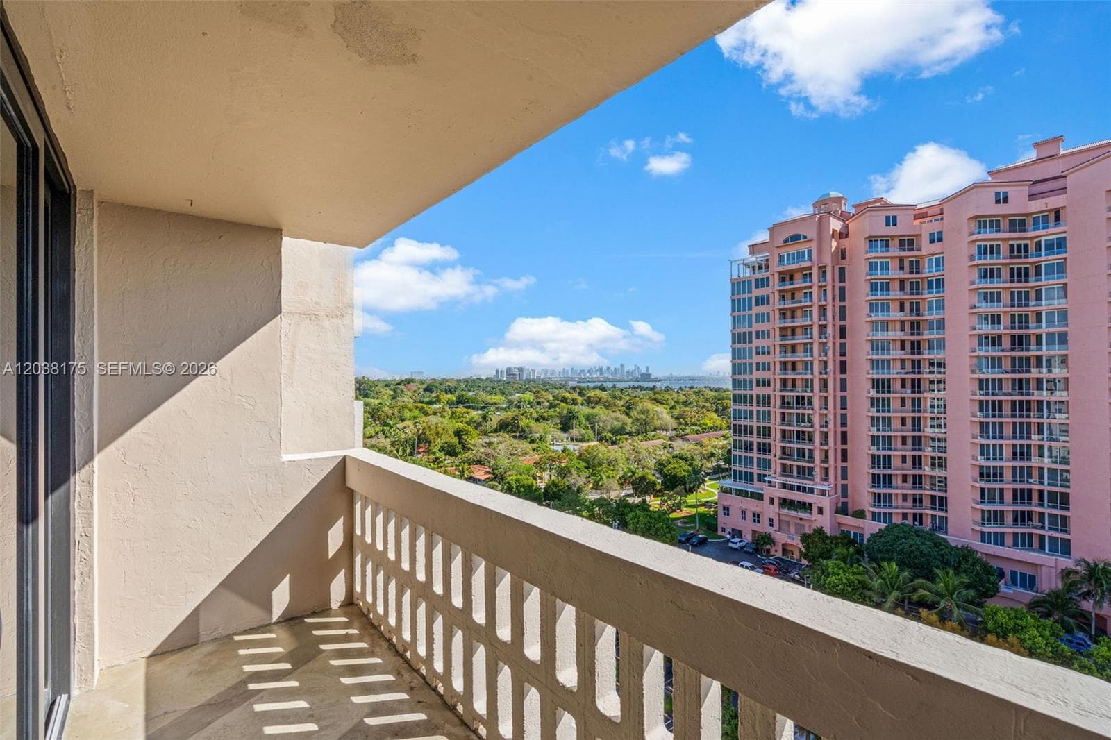 90 Edgewater Dr 1216 photo 22