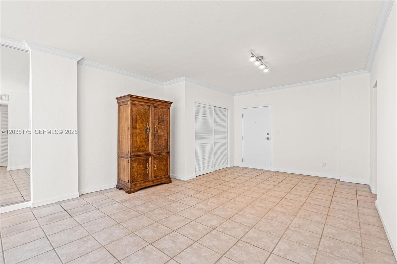 90 Edgewater Dr 1216 photo 7