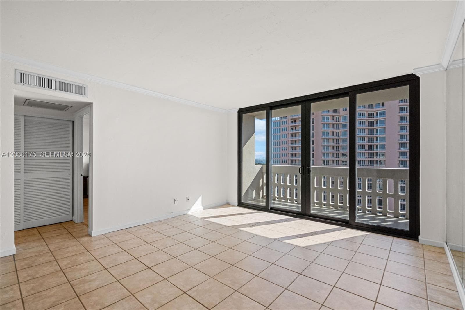 90 Edgewater Dr 1216 photo 10