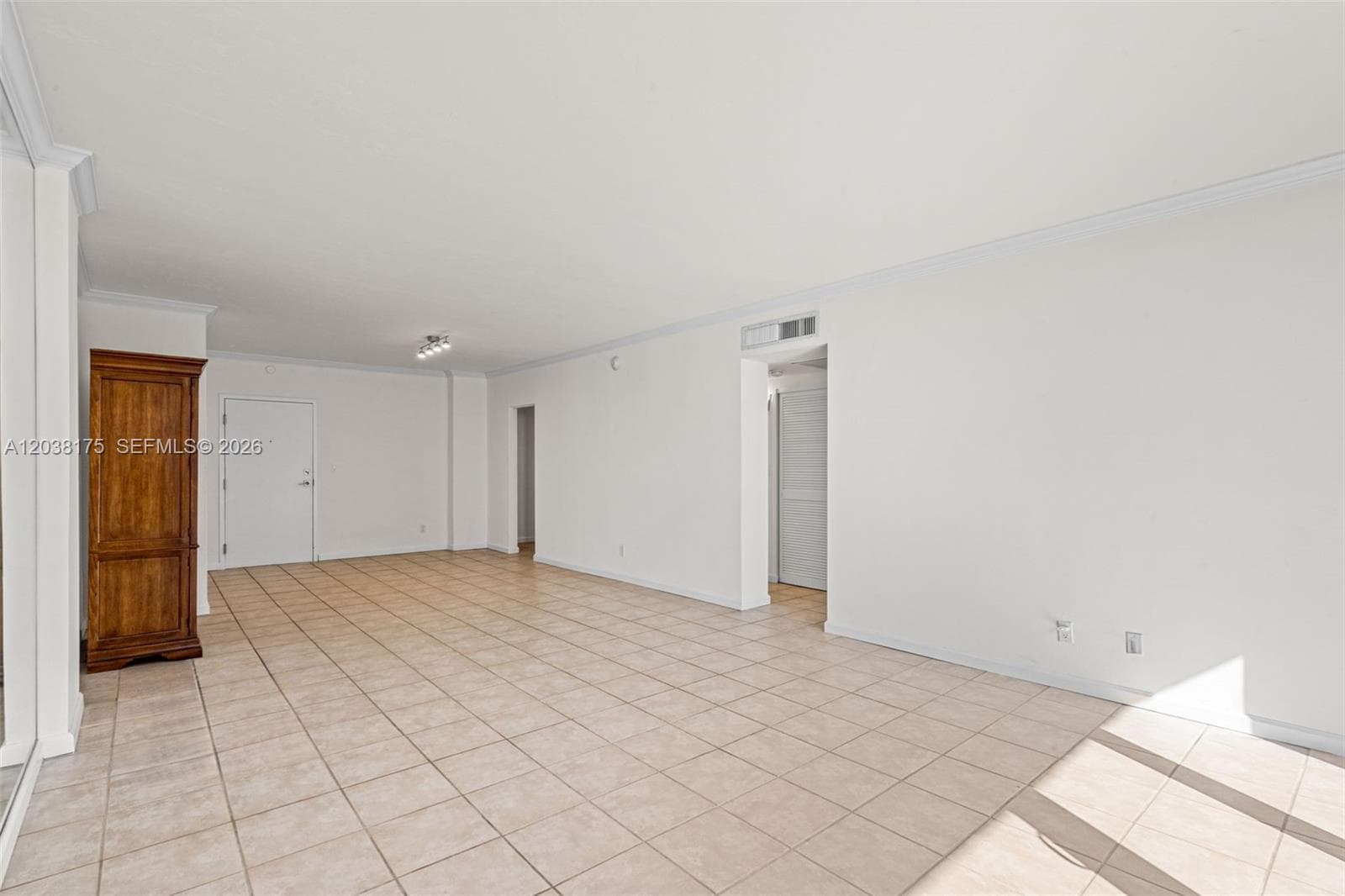 90 Edgewater Dr 1216 photo 11