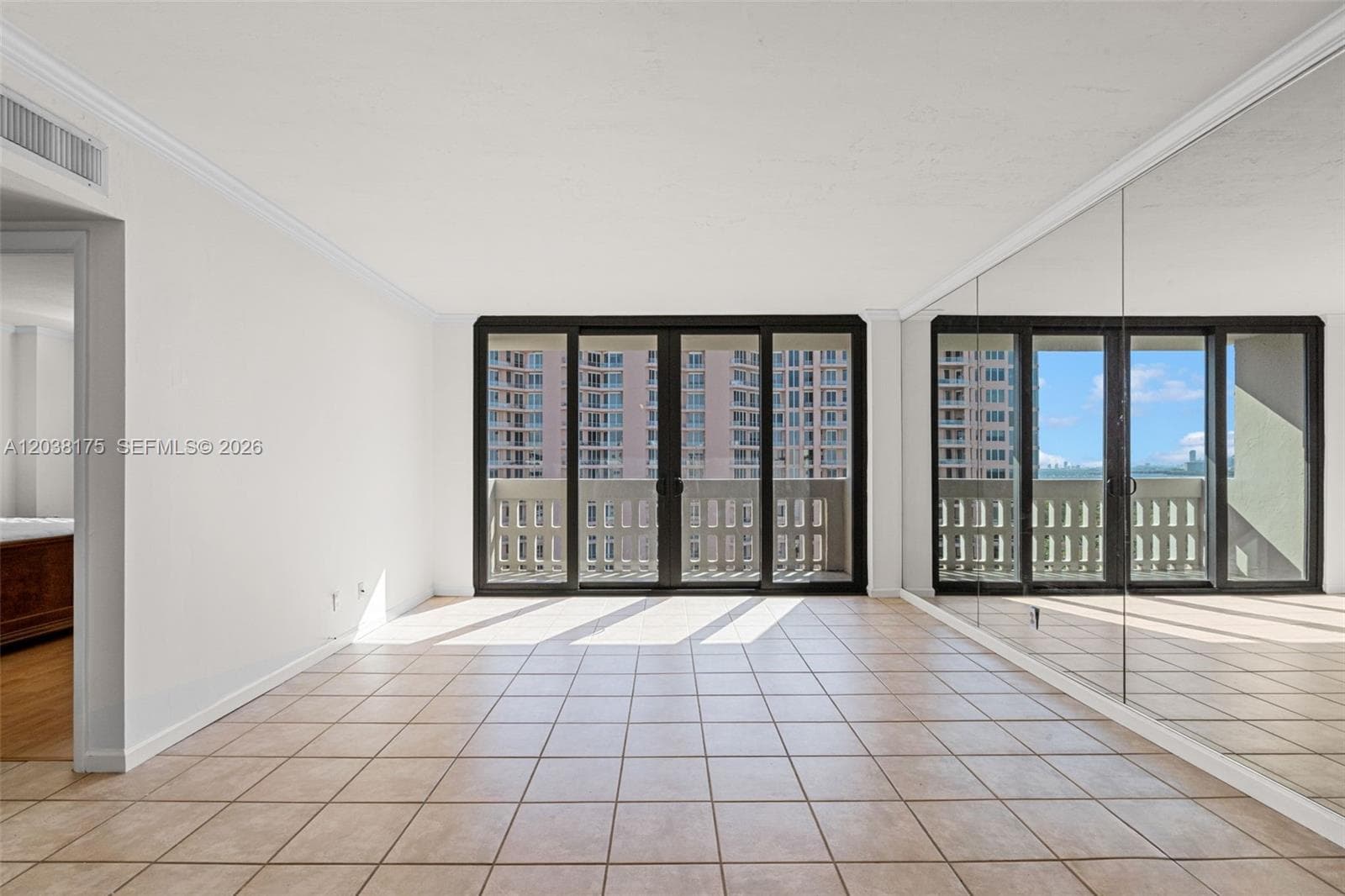 90 Edgewater Dr 1216 photo 8