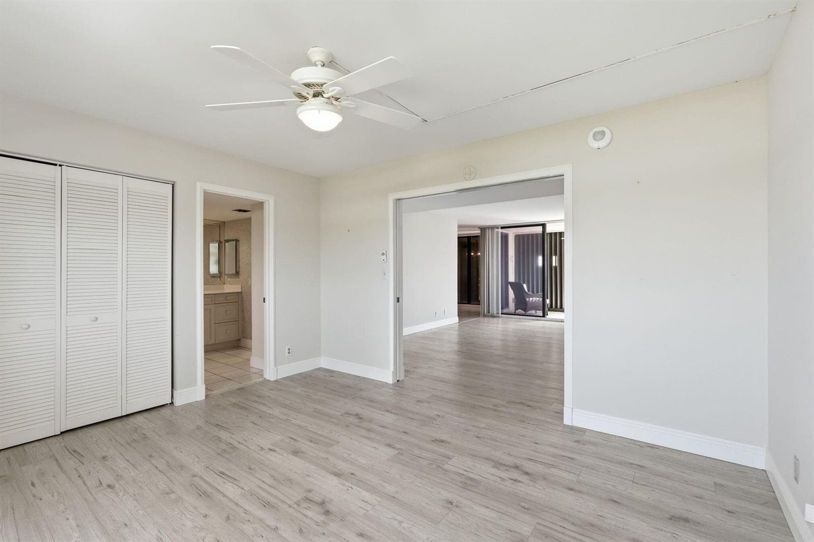 124 Lakeshore Drive 8280 photo 23