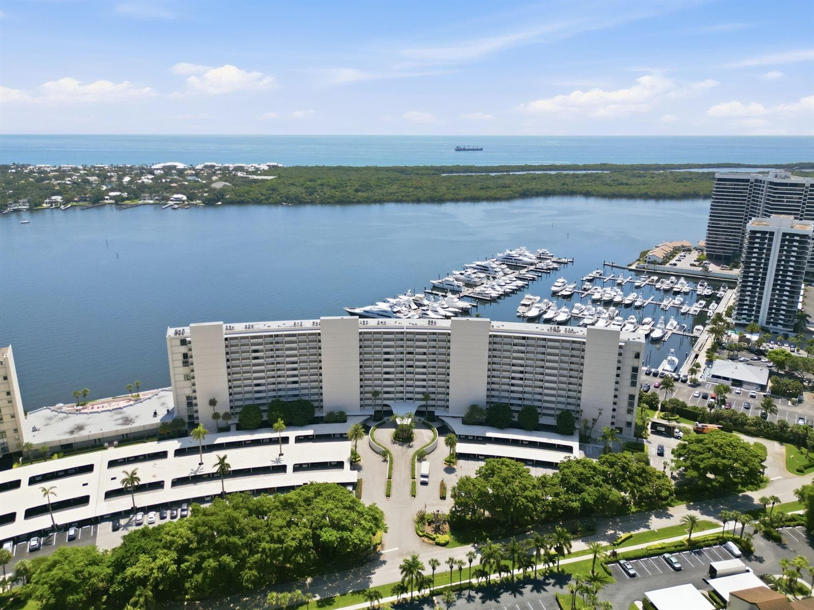 124 Lakeshore Drive 8280 photo 7