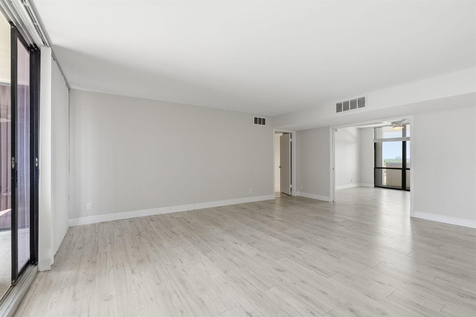 124 Lakeshore Drive 8280 photo 24