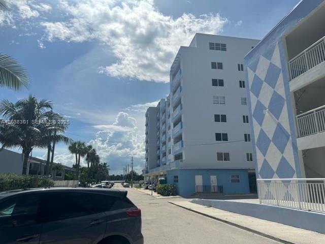 320 S Surf Rd 305 photo 20