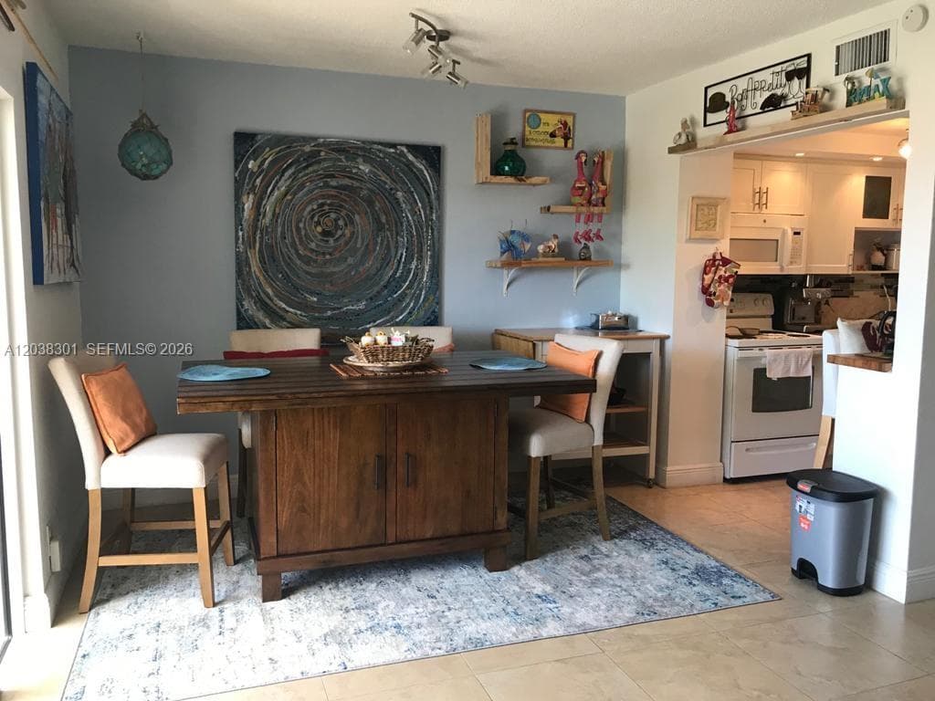 320 S Surf Rd 305 photo 8