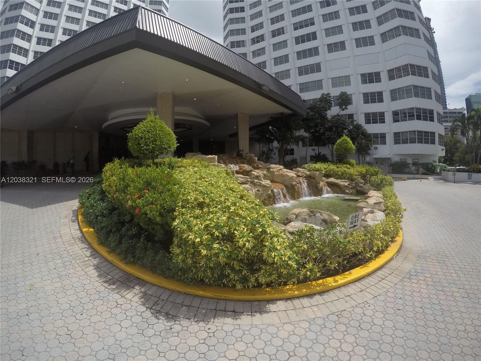 801 Brickell Bay Dr 364 photo 2
