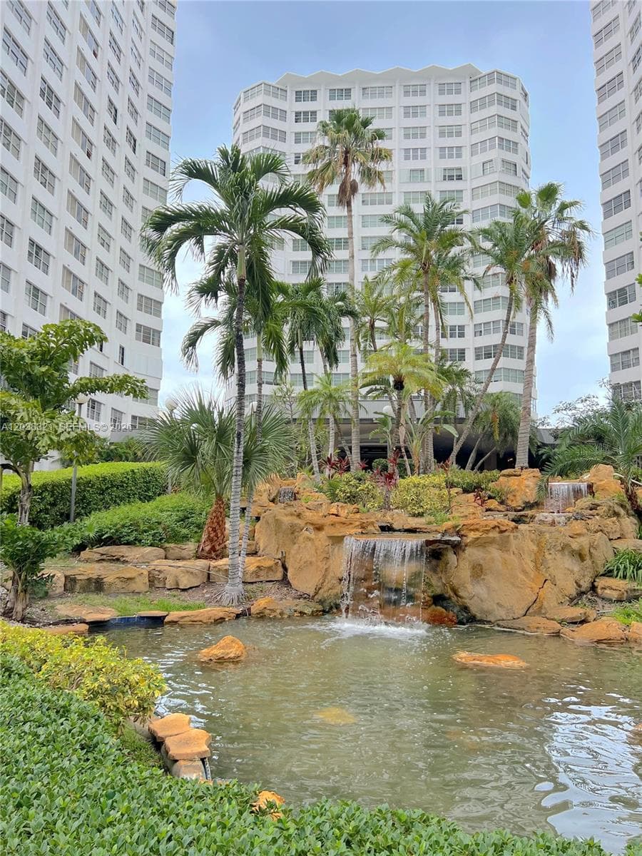 801 Brickell Bay Dr 364 photo 1