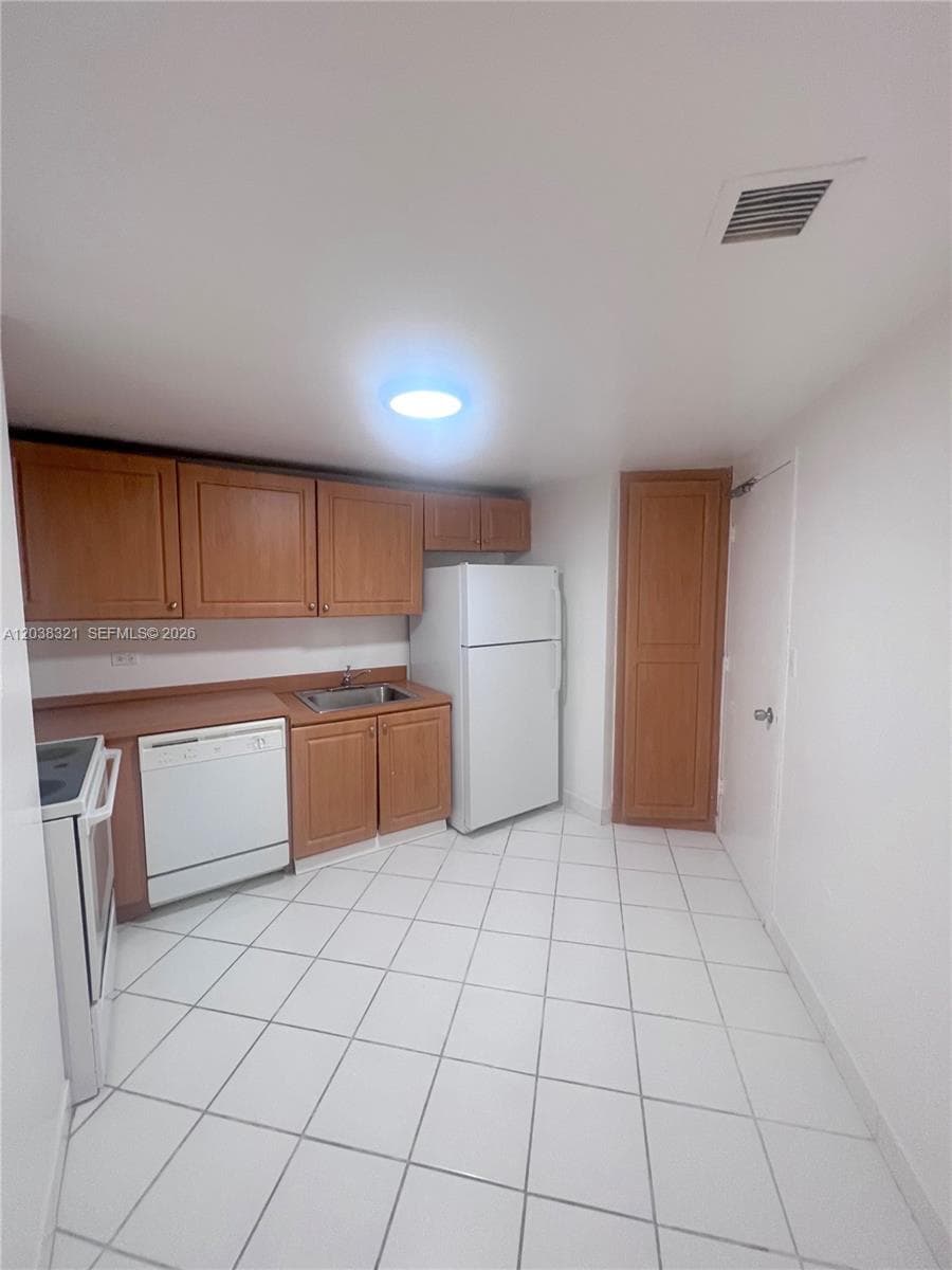 801 Brickell Bay Dr 364 photo 9